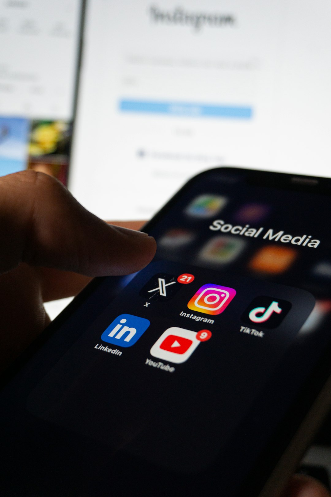 Como proteger seu Facebook e Instagram contra invasões e roubo de contas